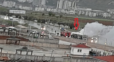 Belediye otobüsünün motor bölümünde yangın çıktı