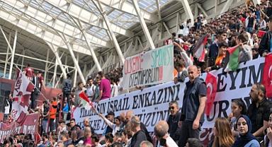 Elazığspor – Yeni Mersin İdmanyurdu karşılaşmasında Filistin'e destek