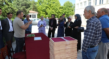 İpekböceği larvaları üreticilere teslim edildi