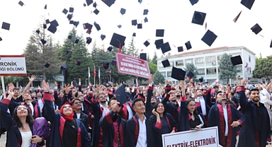 FÜ'sinde, Genç mühendisler mezun oldu