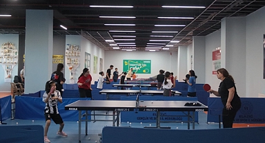 Masa tenisi salonu Elazığ'da açıldı