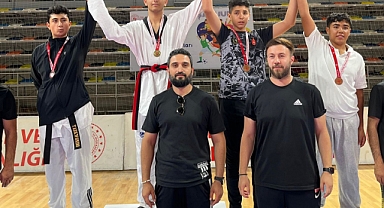 Taekwondo takımlarımız büyük bir başarıya imza attılar
