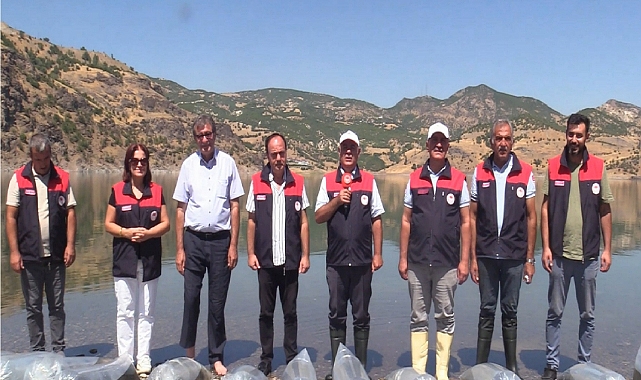 Özlüce Baraj gölüne 35 bin yavru sazan bırakıldı
