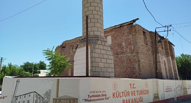 Tarihi cami harap halde kaderine terk edildi