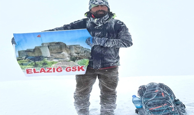 Cumhuriyet coşkusu Erciyes zirvesine taşındı