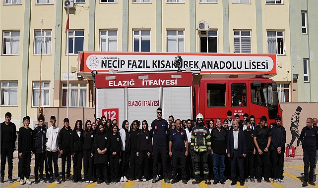 Öğrencilere deprem ve yangın konularında eğitimler veriliyor