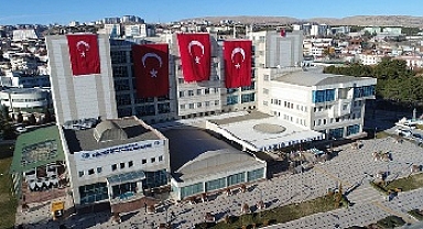 Belediyenin mumu Sayıştay raporuna kadar yandı