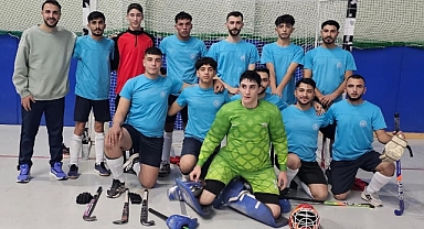 Elazığ Hokeyde yarı finale adını yazdırdı