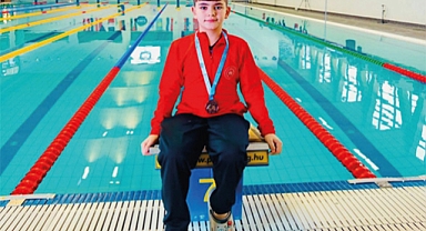 Elazığ Paletli Yüzme Yarışlarında Dünya 3.’Sü oldu