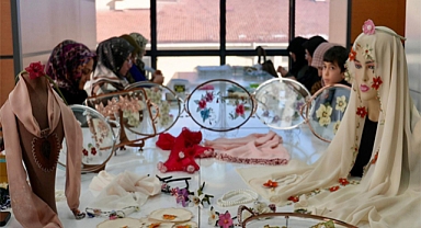 Elazığ Belediyesi’nden kadınlara yönelik boncuklu iğne oyası kursu