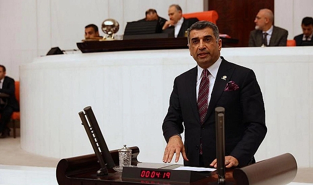 Erol; Belediyeye her fırsatta şirinliğini göstermeyi ihmal etmiyor