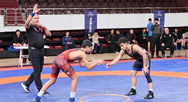 Güreşçiler Elazığ'da mindere çıkıyor 