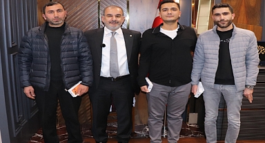 Elazığ TSO, fuar katılımcılarına hediyeleri teslim etti