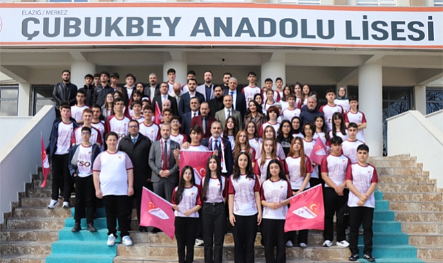 Elazığ’da “Bordo-Beyaz Günü” Coşkusu: 460 öğrenciye forma dağıtıldı