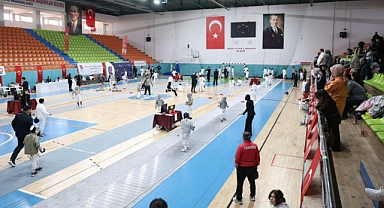 Elazığ'da Eskrim heyecanı tüm hızıyla sürüyor