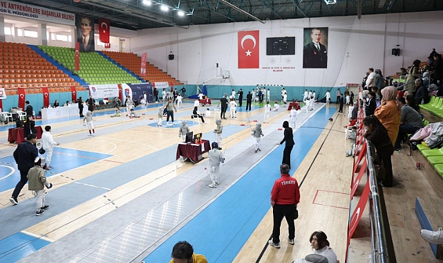 Elazığ'da Eskrim heyecanı tüm hızıyla sürüyor