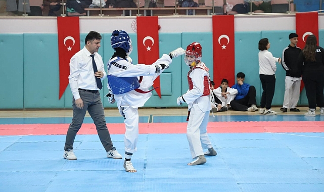 Elazığ'da Okul sporları müsabakalarına yoğun katılım