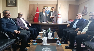 Yeniden Refah Partisi Elazığ'da Nisan Mesaisine Başladı: Yeni meclis üyesine rozet takıldı