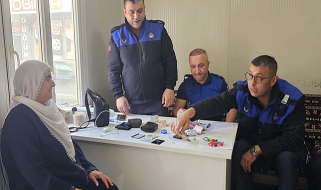 Elazığ'da zabıta ekiplerinden örnek davranış: Bulunan para sahibine teslim edildi