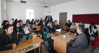 İletişim öğrencilere, 'İnternet Haberciliği' ni anlattık