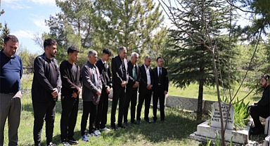 Milli Atletimiz Ahmet Aytar Elazığ’da kabri başında anıldı