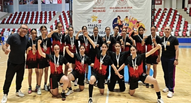 Elazığ Hentbolundan Tarihi Başarı: Hem Kızlar Hem Erkekler Namağlup Yarı Finalde!