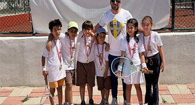 Elazığlı Tenisçiler Van’da 3 şampiyonluk, 1 finalist başarısı
