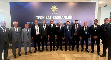 Van’da teşkilat buluşmasına Elazığ heyeti tam kadro katıldı