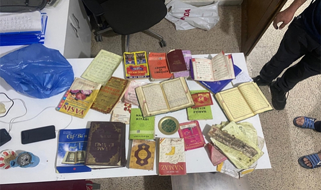Apartman boşluğundan onlarca Kur'an-ı Kerim çıktı! Ekipler harekete geçti