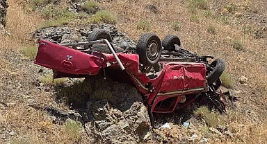 Elazığ'da Orman İşçileri Faciadan Döndü: Müdahale aracı uçuruma yuvarlandı!