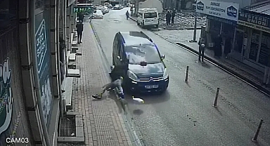 Elazığ'da Aracın Yayaya Çarptığı Kaza Kamerada